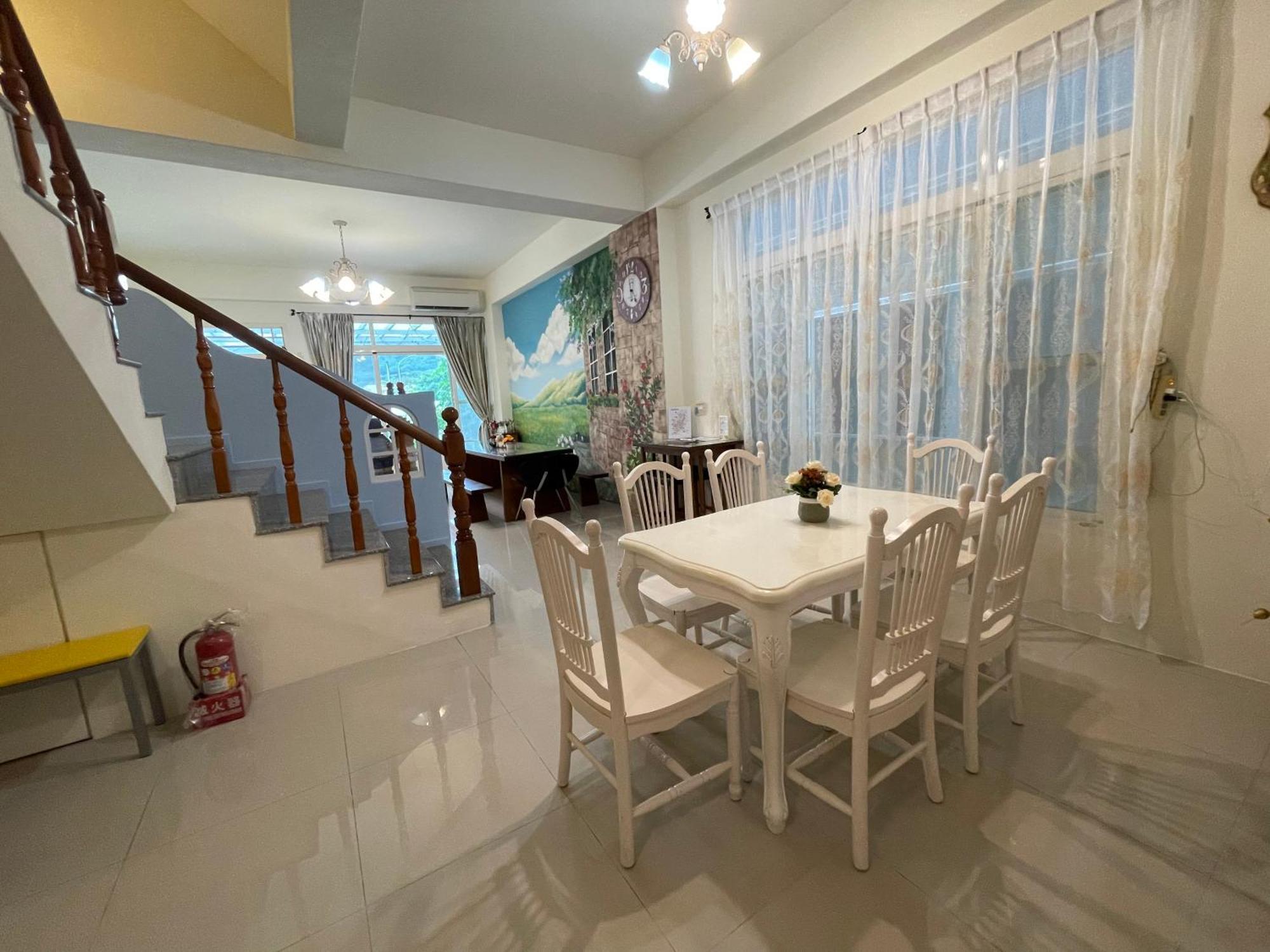 Hong Ting Xuan Apartment Taitung Luaran gambar